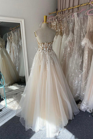 Robe de bal longue avec appliques