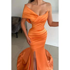 Robe de soirée longue sirène simple à une épaule sans manches en satin froncé