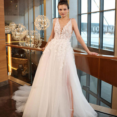 Appliques Wedding Dresses For Women Sexy Backless V-neck Bridal Gown Spaghetti Strap Elegant Bohemian Princess Dress