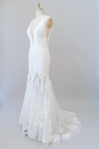 Vestidos de novia elegantes de sirena con apliques de tul y escote en V profundo 