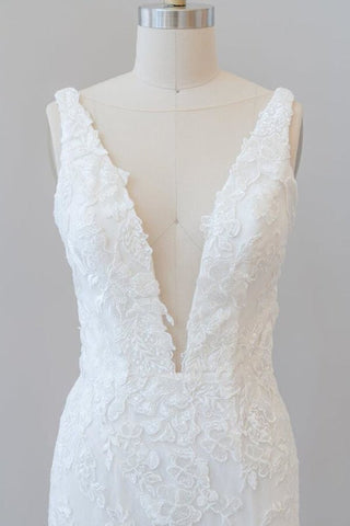 Vestidos de novia elegantes de sirena con apliques de tul y escote en V profundo 