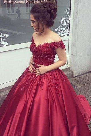 Vestidos de gala de baile con delicados hombros descubiertos y bordados de cuentas