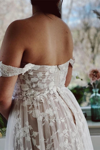 Vestidos de novia de diseñador, corte en A, sin mangas, con hombros descubiertos y encaje.