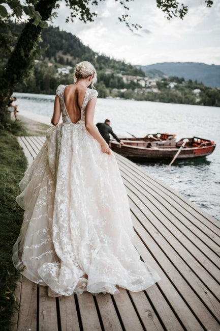 Designer A-Line V-neck Sleeveless Wedding Dresses With Lace
