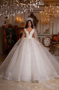 Vestido de novia largo de corte A, sin mangas, con apliques y encaje, de diseñador.