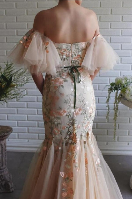 Vestido de fiesta largo de sirena con hombros descubiertos, tul y encaje con flores