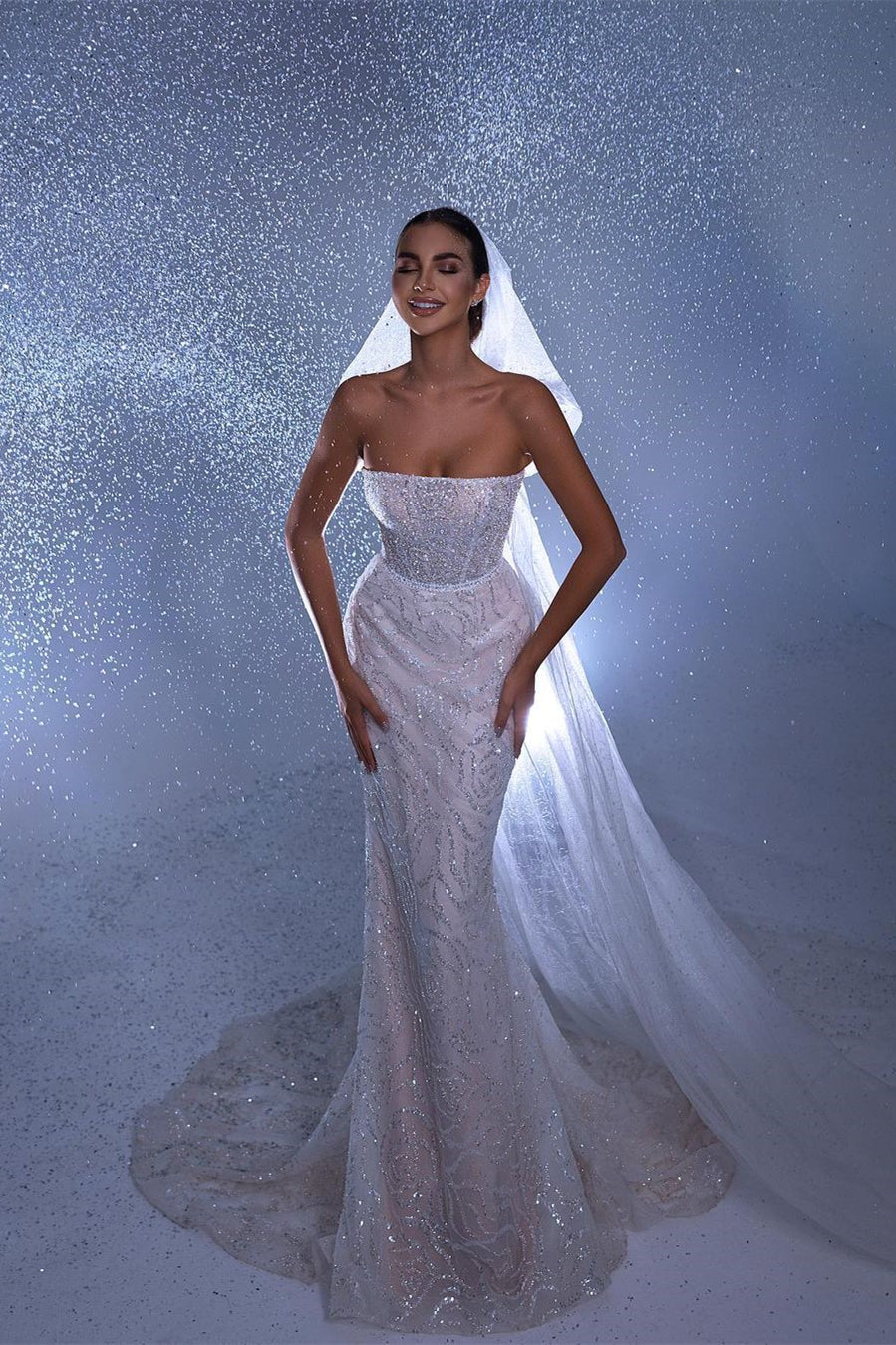 Designer Long Mermaid Sleeveless Lace Wedding Dress With Train