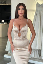 Vestido de fiesta largo de sirena de satén sin mangas con tirantes finos y diseño de diseñador