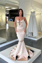 Vestido de fiesta largo de sirena de satén sin mangas con tirantes finos y diseño de diseñador