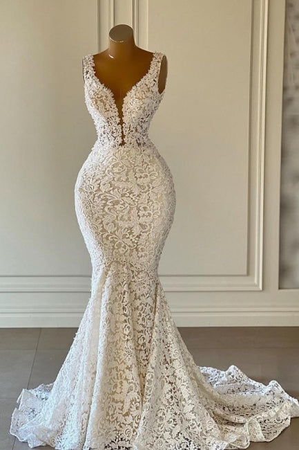 Robe de mariée sirène longue sans manches à col en V et dentelle, de créateur