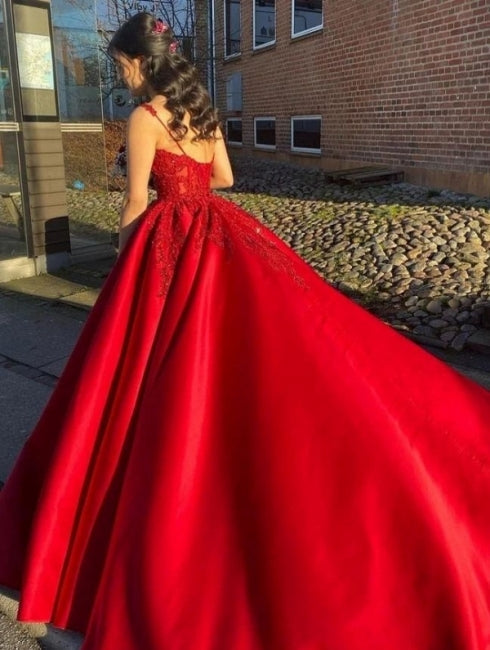 Vestido de novia largo rojo de encaje estilo princesa con tirantes finos y corte en A de diseñador