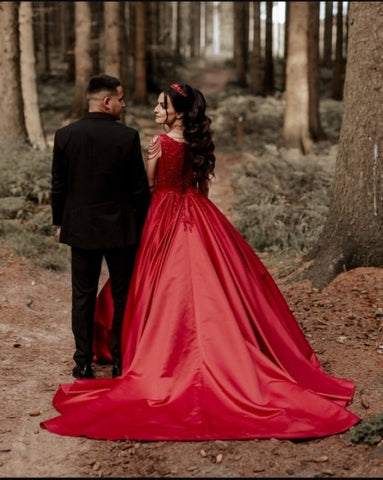 Vestidos de novia rojos de corte A sin mangas con encaje, de diseñador.