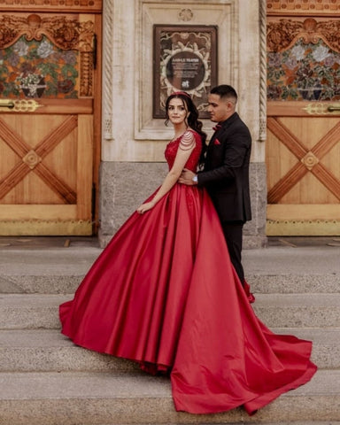 Vestidos de novia rojos de corte A sin mangas con encaje, de diseñador.
