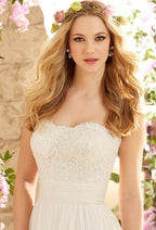 Vestido de novia largo de corte A sin tirantes de diseñador