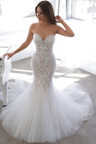 Vestido de novia de encaje estilo sirena con escote corazón, estilo veraniego de diseñador