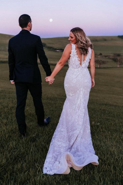 Designer V-Neck Sleeveless Mermaid Wedding Dresses With Lace