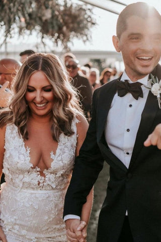 Vestidos de novia de sirena sin mangas con escote en V y encaje, de diseñador.