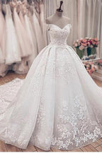 Robes de mariée de créateurs style princesse | Robes de mariée en dentelle