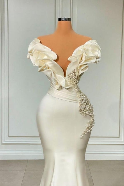 Robes de soirée longues blanches à volants et perles de créateur