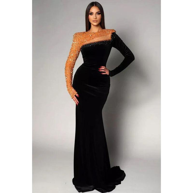 Vestido de noche de terciopelo con lentejuelas, mangas largas y cuello alto, corte tubo/columna