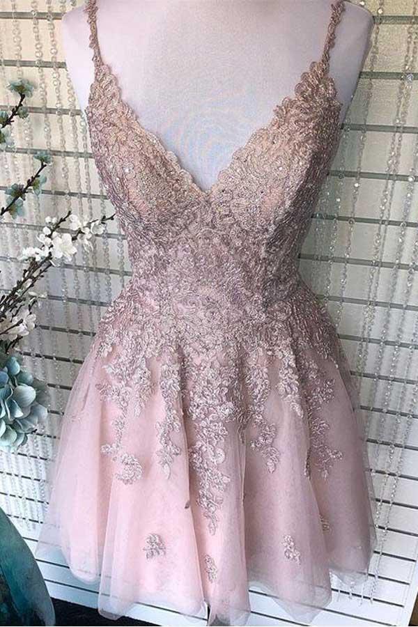 Vestido de fiesta de bienvenida PD359 de tul color rosa empolvado con tirantes finos, escote en V y corte en A
