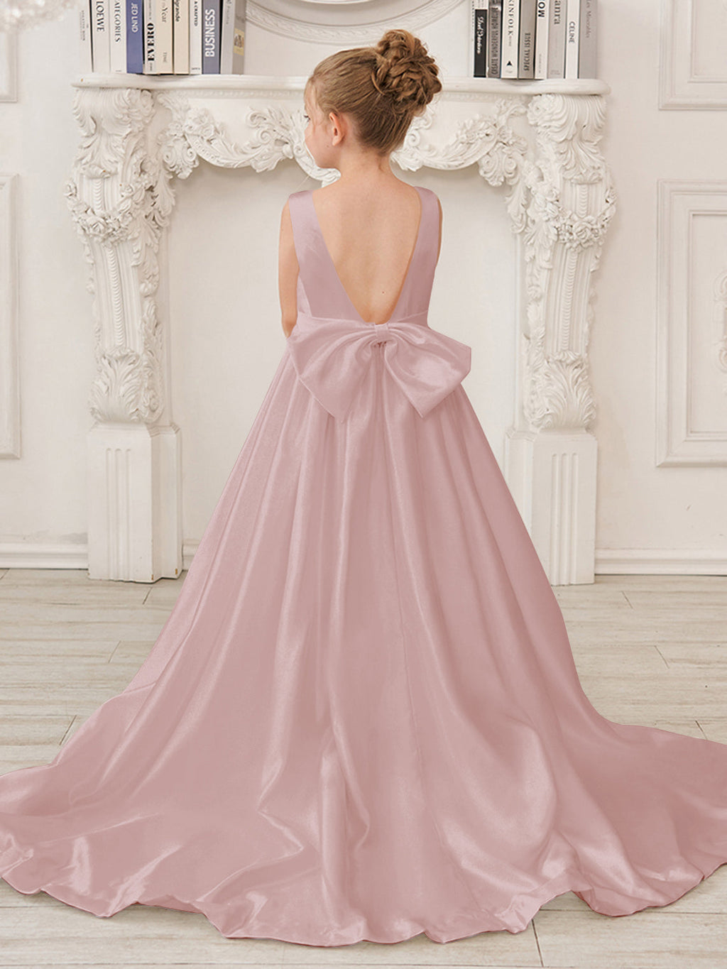 Vestido de niña de las flores de satén sin mangas, corte princesa, con cola y lazo. 