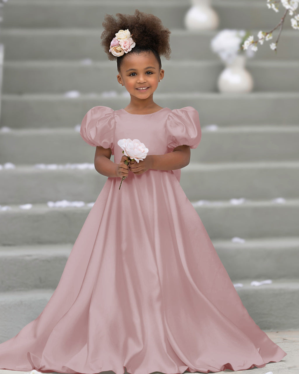 Vestido de niña de las flores con mangas abullonadas, lazo, botones en la espalda y cola de barrido 