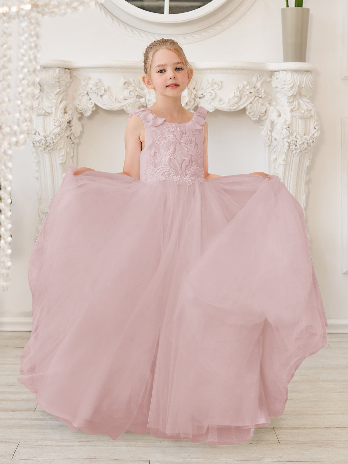 Elegante vestido blanco de tul para niña de las flores con cola corta 