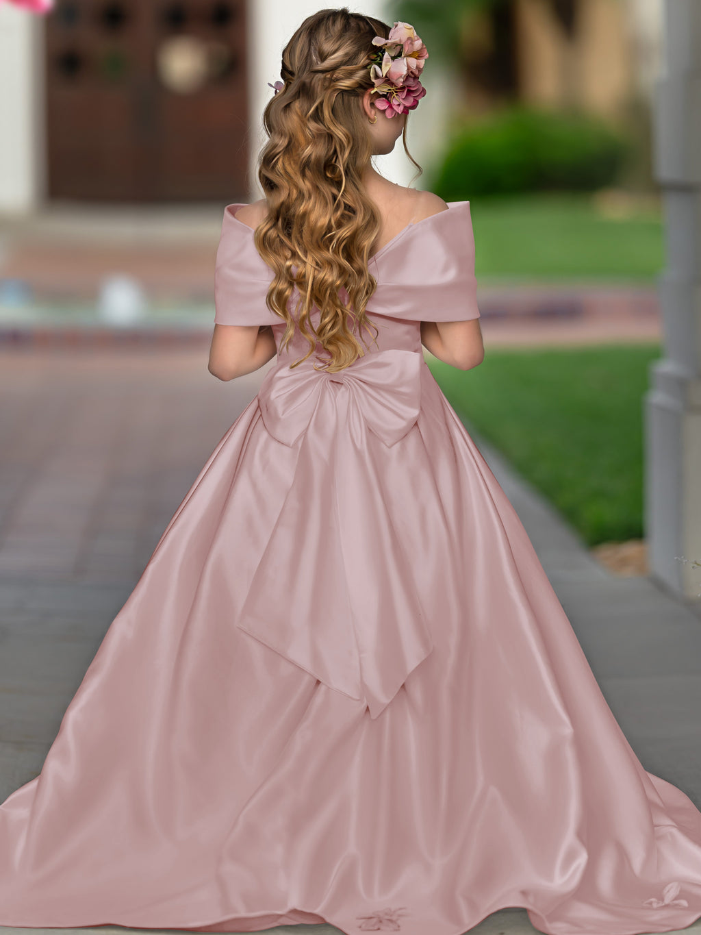 Robe de bal princesse élégante en satin ivoire avec traîne et nœud pour demoiselles d'honneur 