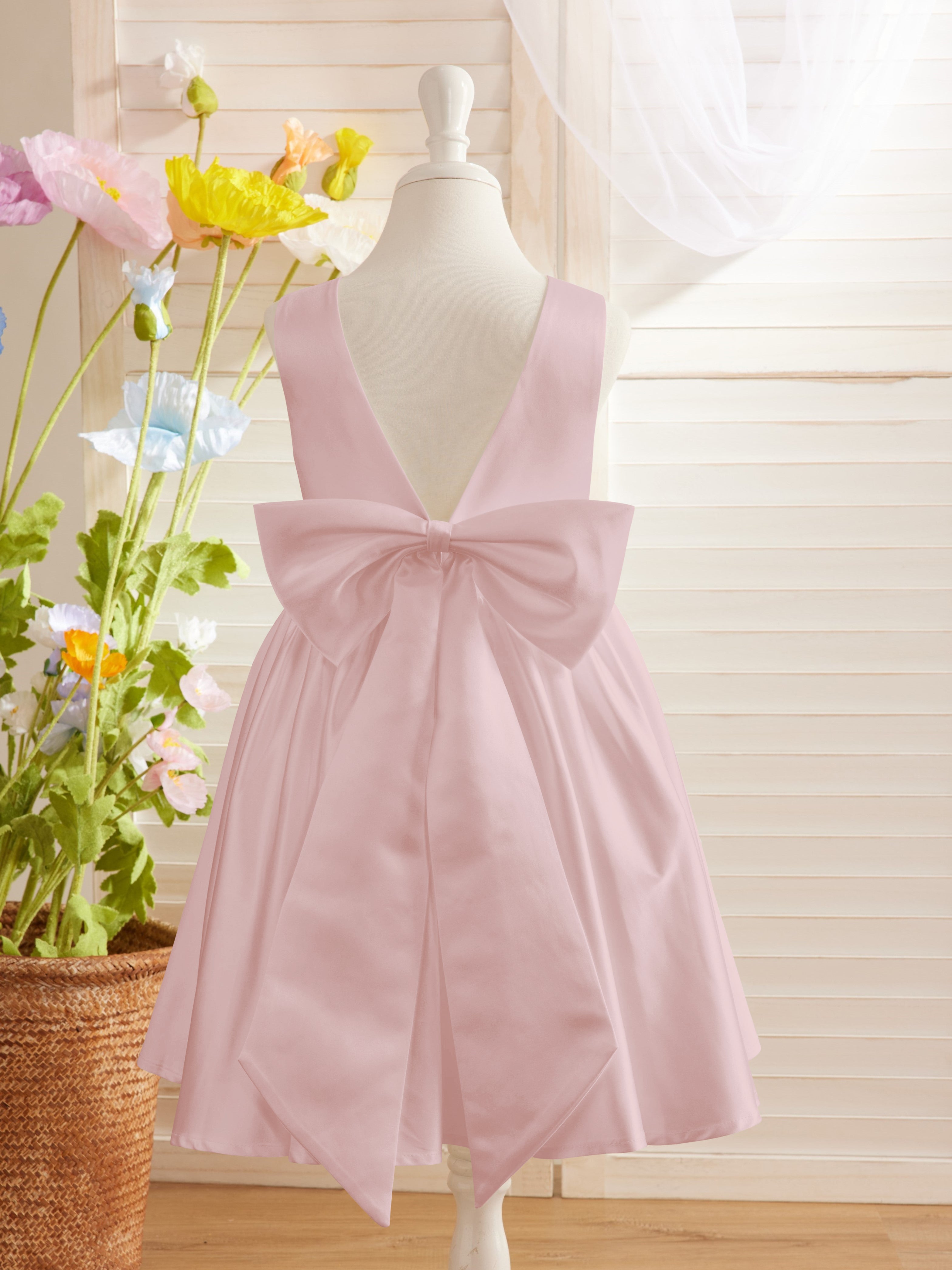 Elegante vestido de niña de las flores de satén con corte en A, espalda en V y lazo, hasta la rodilla 
