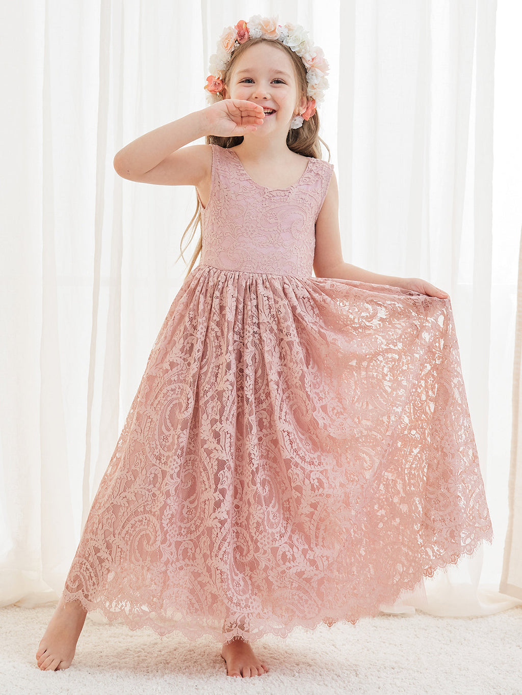 Vestido boho de niña de las flores color marfil, corte en A, de encaje y largo hasta el tobillo 