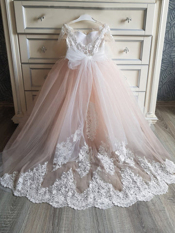 Precioso vestido de niña de las flores de tul y encaje con apliques para bodas y fiestas.