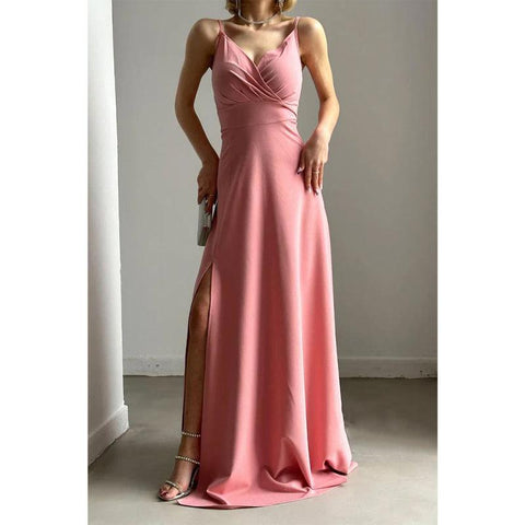 Vestido de fiesta largo sencillo con escote en V, tirantes y abertura en la espalda. 