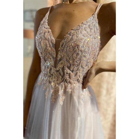Robe de bal longue trapèze à bretelles spaghetti et appliques en tulle 