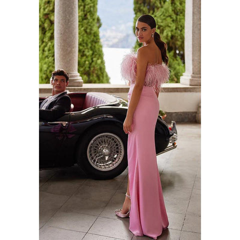 Robe de bal longue bustier à plumes et à volants transparents