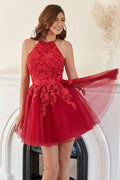 Vestido corto rojo de fiesta de bienvenida con escote halter y línea A con apliques