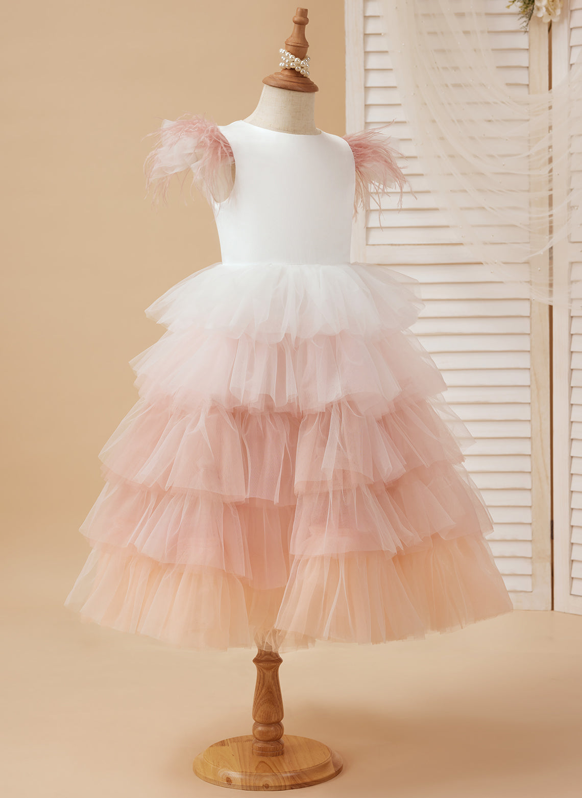 Vestido de princesa rosa de tul hasta la rodilla con mangas de plumas para niñas de las flores (010224240) 