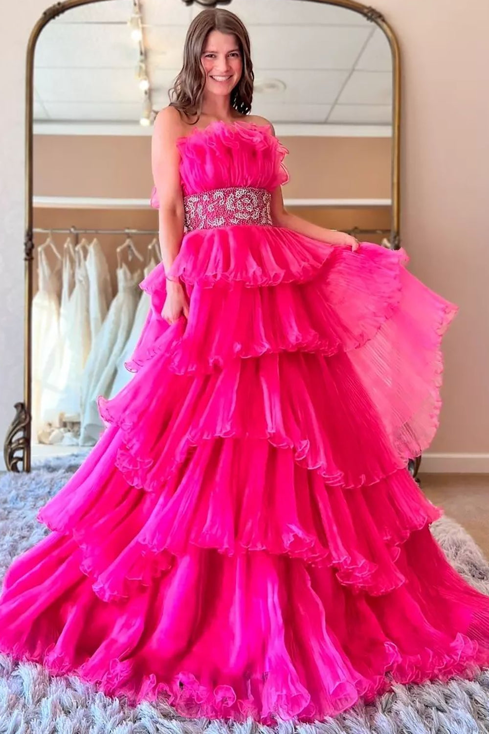 Robe de bal longue bleue tendance, sans bretelles, coupe trapèze, ornée de perles