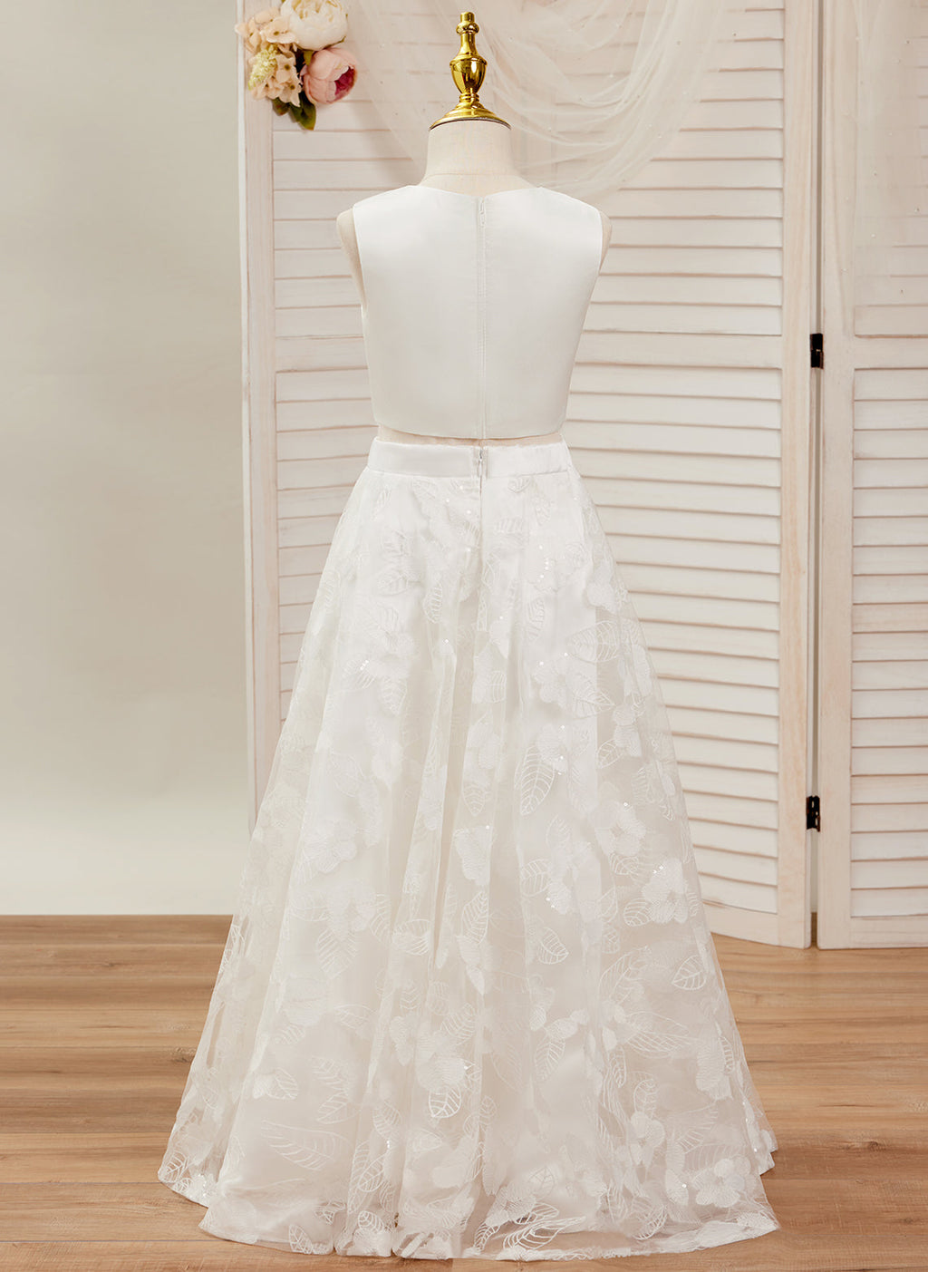 Vestido largo de satén de encaje color marfil, corte en A (010146741) 