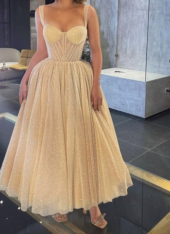 Vestido de fiesta de tul brillante con escote corazón y corte en A