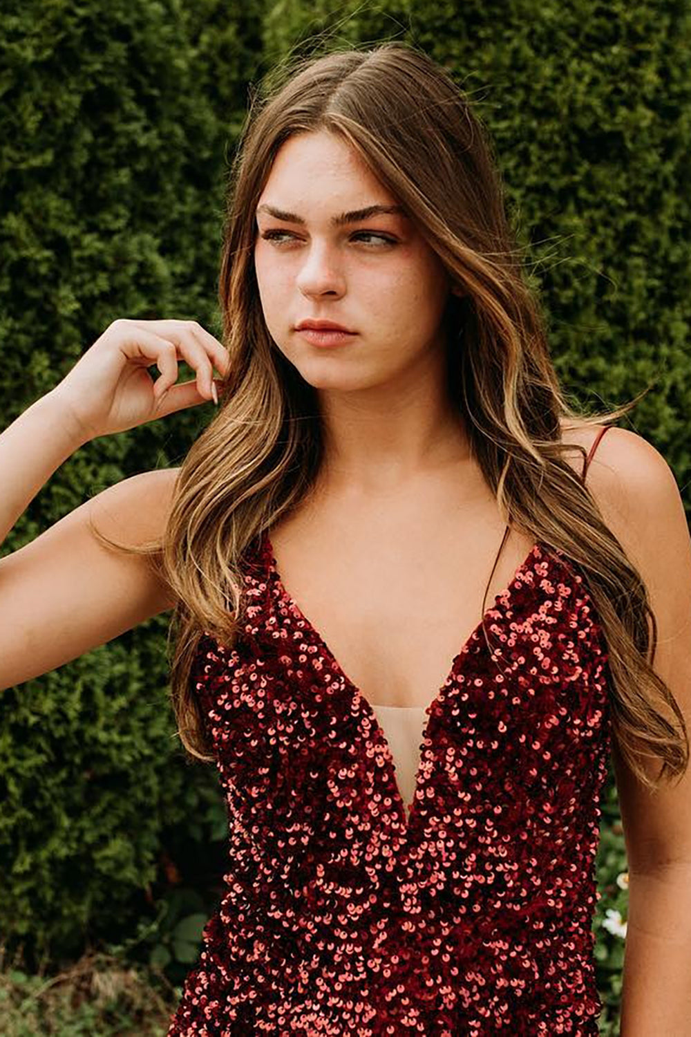 Vestido corto de fiesta con lentejuelas y espalda cruzada
