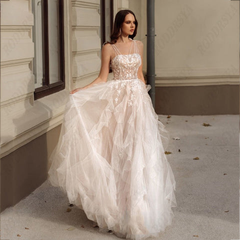 Robe de mariée élégante à fines bretelles, dos nu lacé, robe de mariée romantique en tulle à col carré 