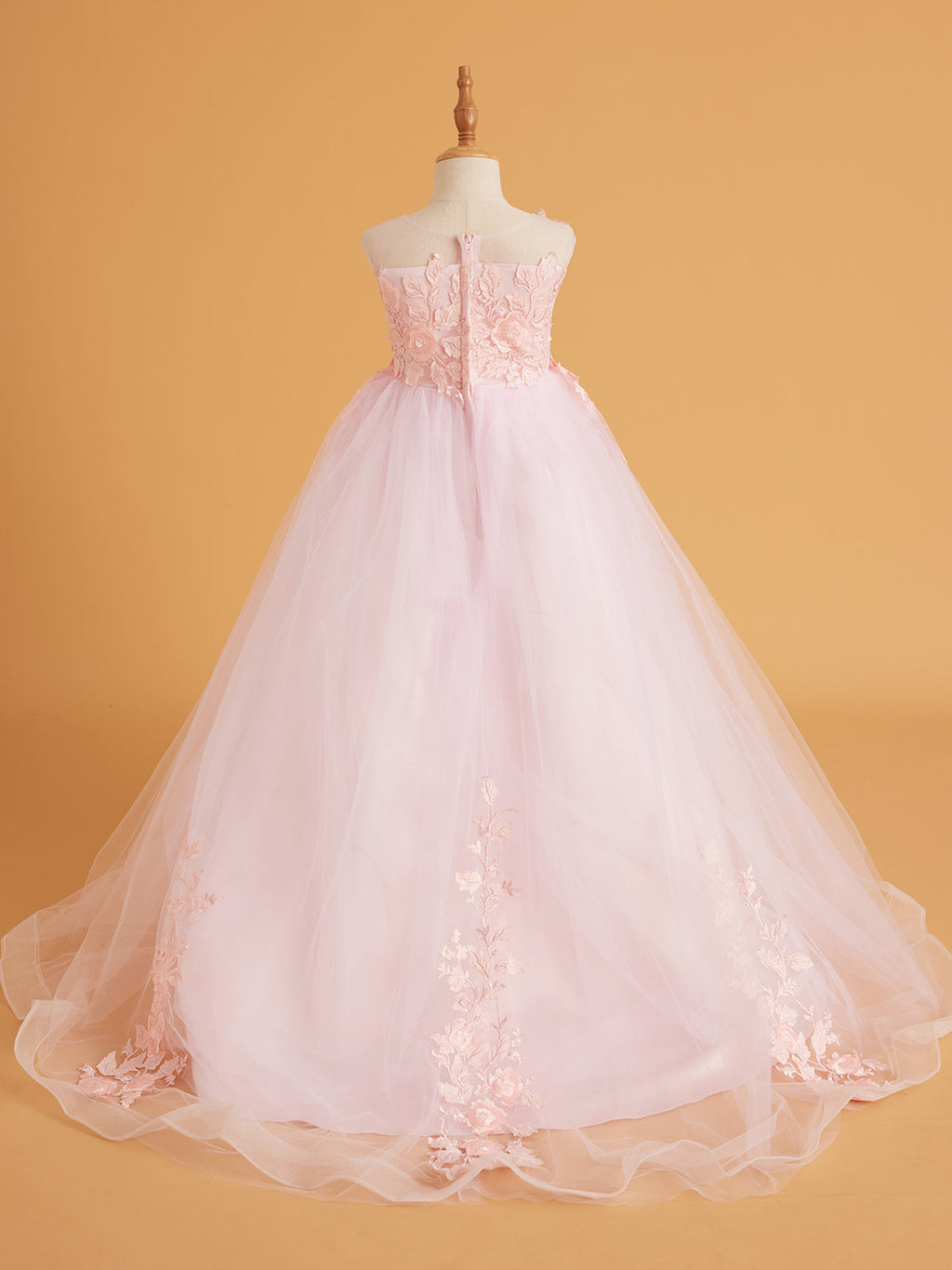 Vestido rosa con cola de tul y encaje (2003227825) 