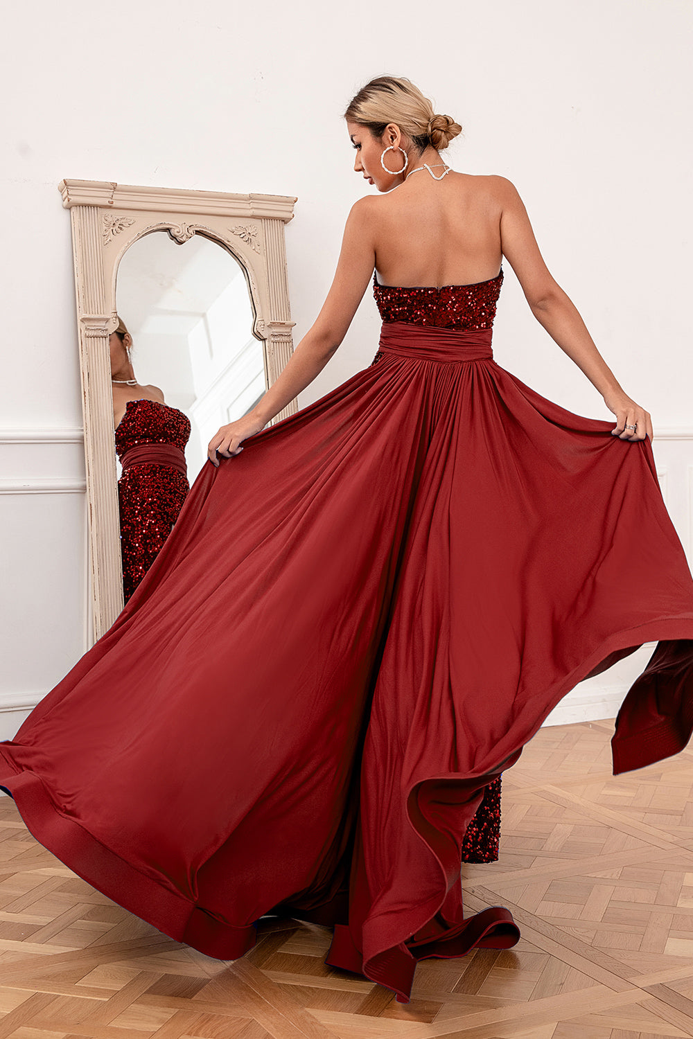 Robe de bal bustier à sequins royaux