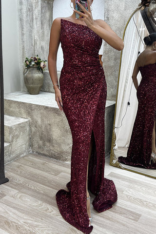 Vestidos de noche formales y sexys con abertura asimétrica y cuello oblicuo. 