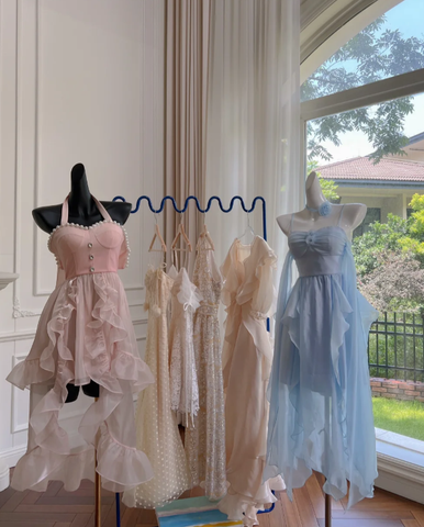 Robe de soirée simple bleue à fines bretelles en mousseline Y8581