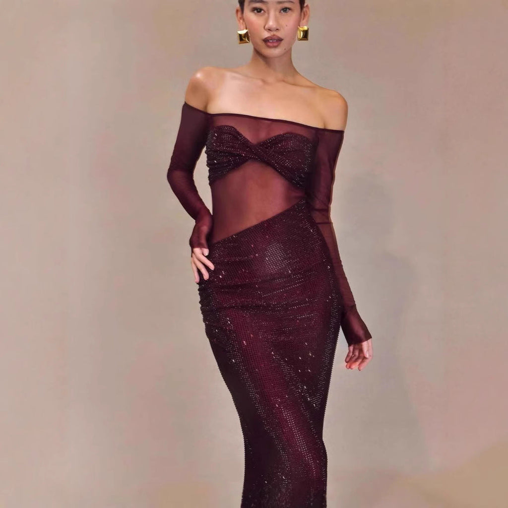 Robe de bal élégante à une épaule ornée de strass 