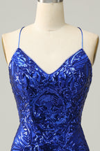 Robe de bal courte fourreau à fines bretelles et sequins fuchsia