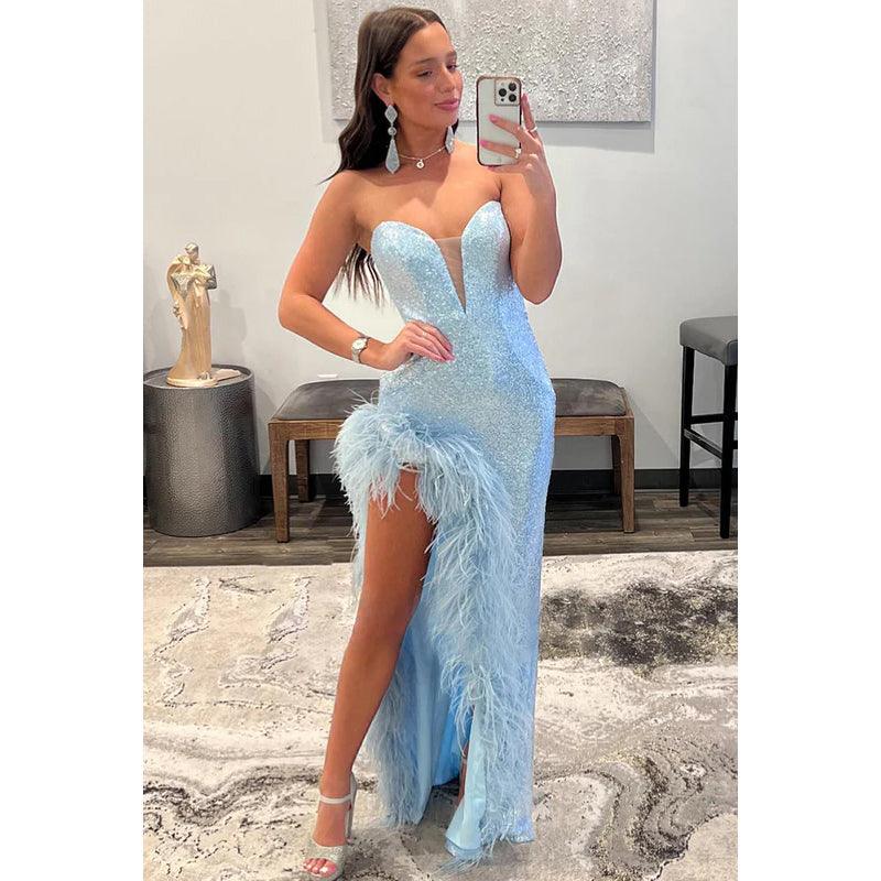 Robe de soirée fourreau/colonne à col en V et paillettes, sans manches, à plumes