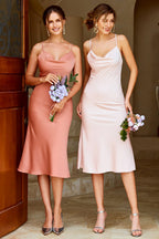 Vestido de dama de honor marrón con tirantes finos
